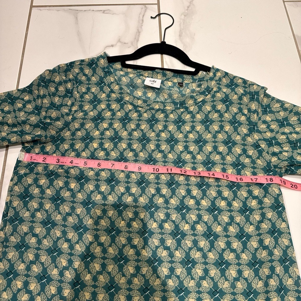 Cabi Womens Blouse Size Medium Sheer Green Leaf Print High Low Hem - Picture 4 of 8